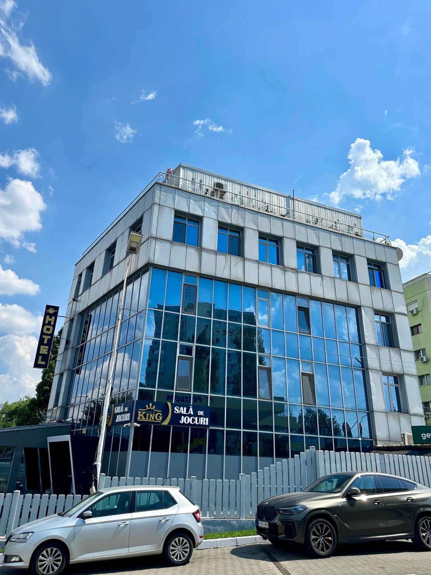 Lion'S Hotel Βουκουρέστι Εξωτερικό φωτογραφία