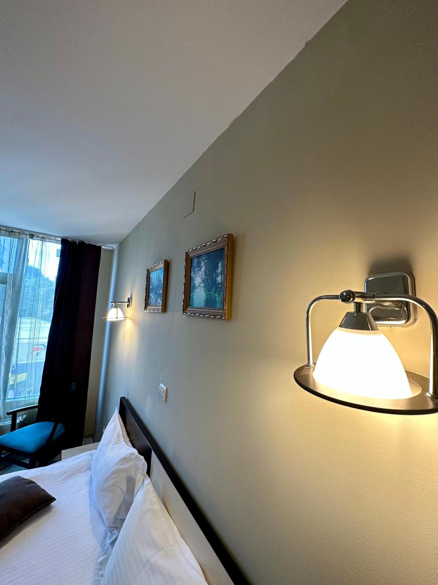 Lion'S Hotel Βουκουρέστι Εξωτερικό φωτογραφία